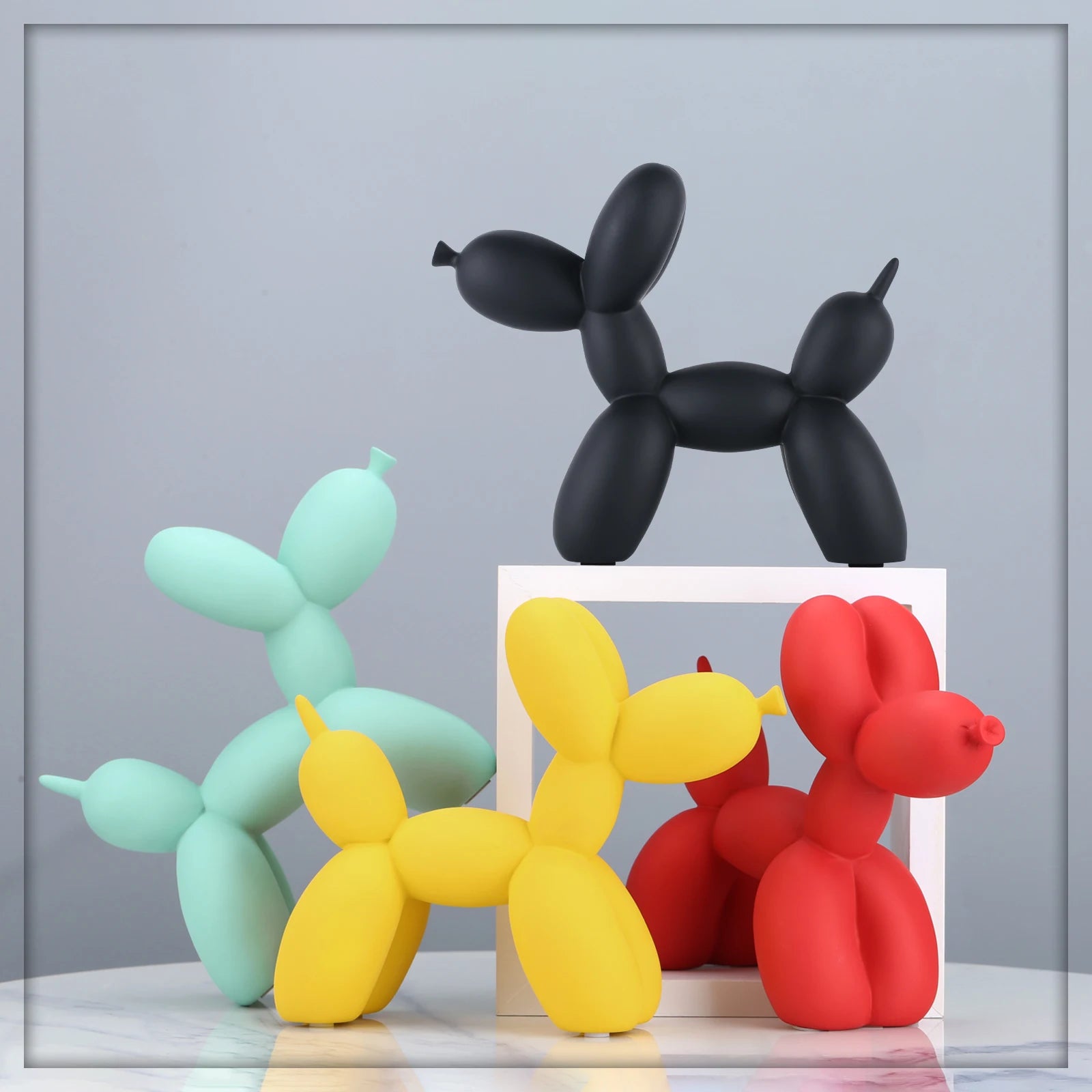 Balloon Dog Statue